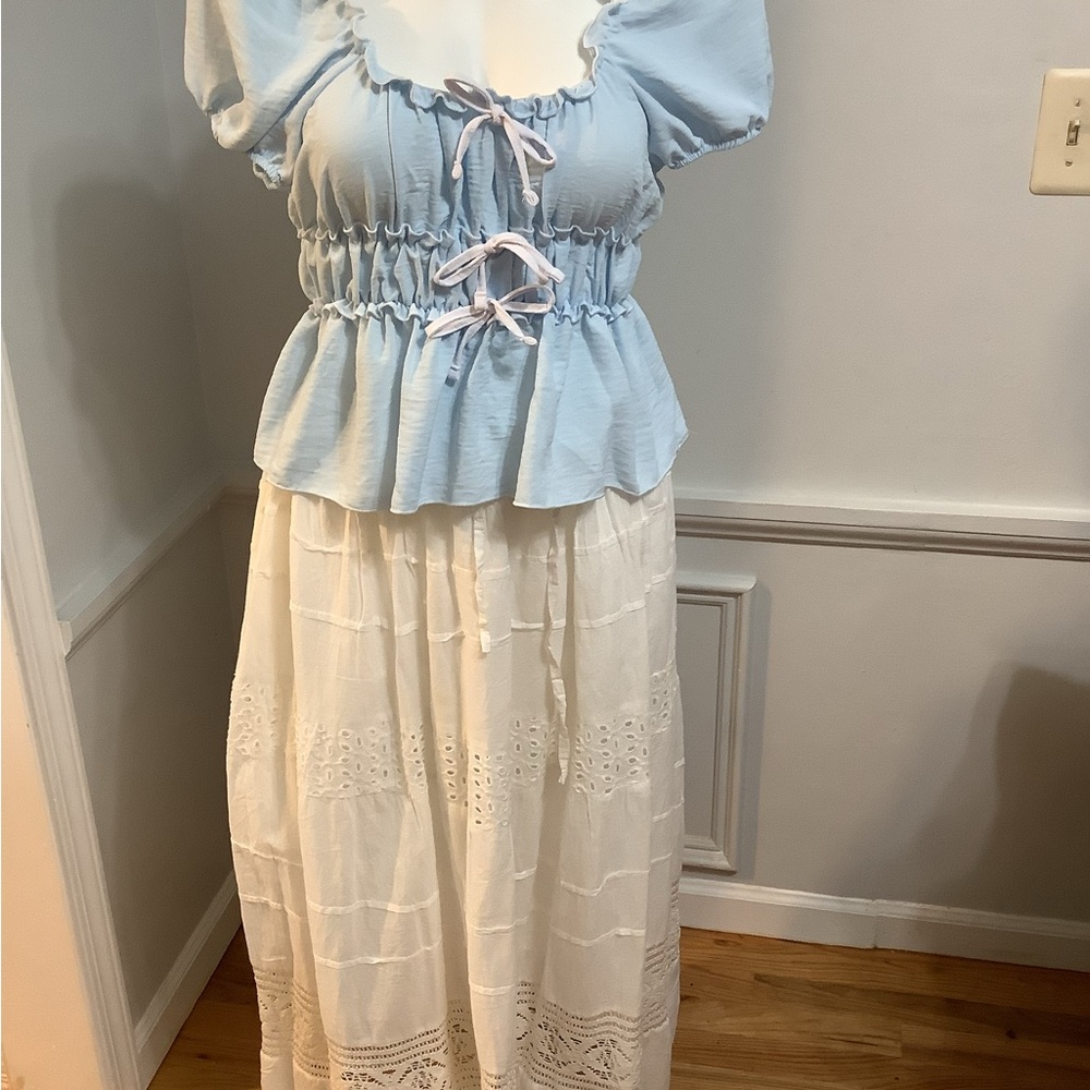 NWOT WHITE BOHO MAXI SKIRT